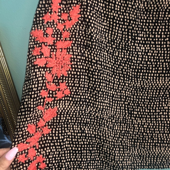 Embroidered top - Picture 3 of 4